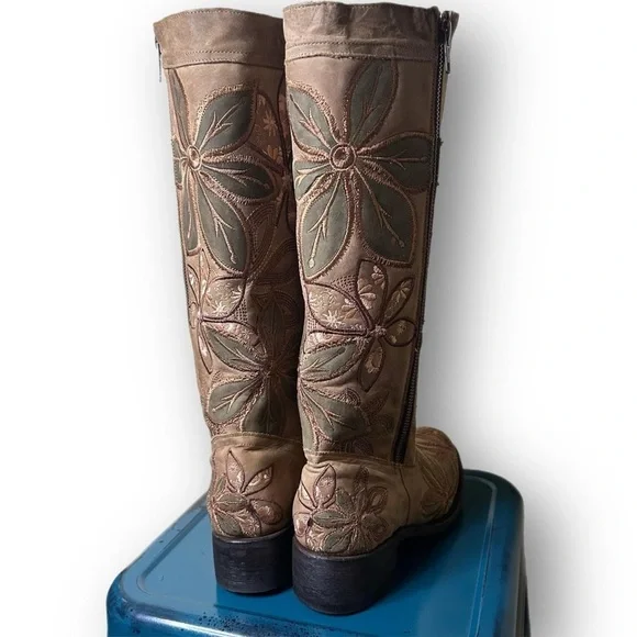 Dan Post “Lily of the West” Brown Leather Boots w/ Floral & Embroidery Stitching - Picture 5 of 8